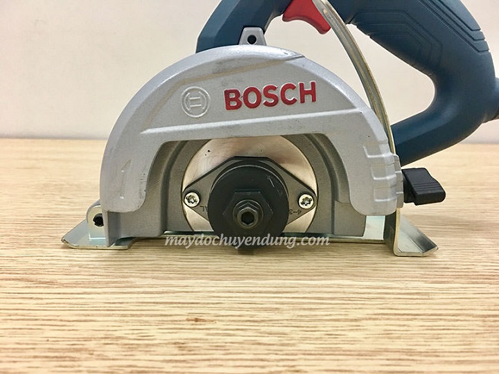 Bosch GKS 235 được thiết kế chuyên nghiệp, hiện đại, dễ dàng sử dụng Bosch GKS 235 được thiết kế chuyên nghiệp, hiện đại, dễ dàng sử dụng