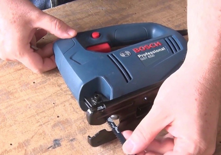 Ứng dụng linh hoạt của máy cưa lọng Bosch GST 650