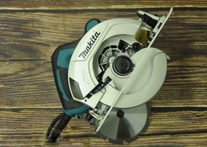 Máy cưa gỗ Makita HS6600 1050W