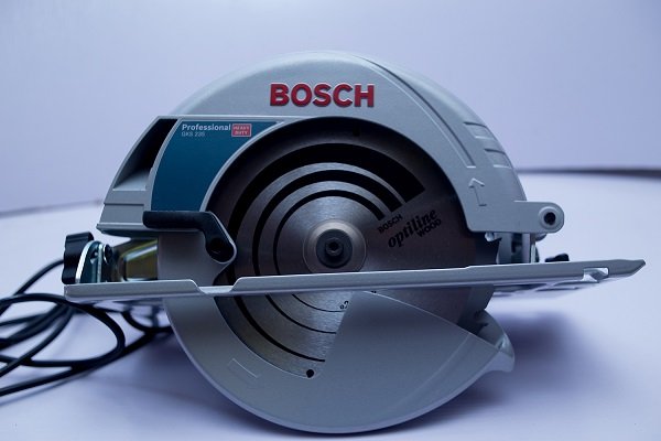 Máy cưa đĩa Bosch GKS 235
