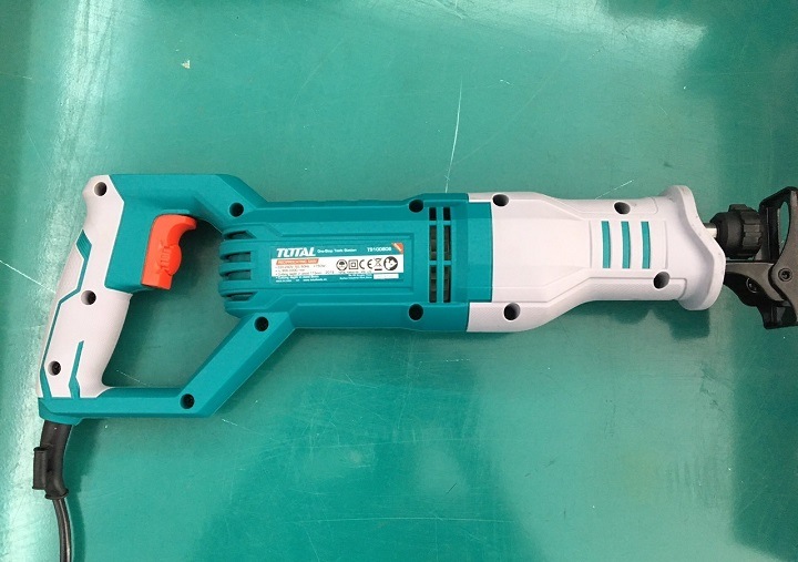 Máy cưa kiếm Total TS100806