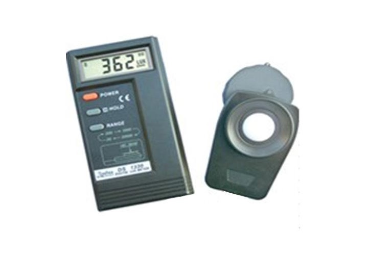 Máy đo cường độ ánh sáng 605A Máy đo cường độ ánh sáng 605A