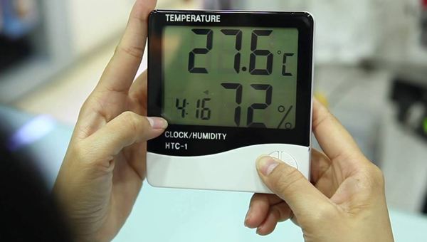 Cách sử dụng đồng hồ đo nhiệt độ độ ẩm không khí khá đơn giản