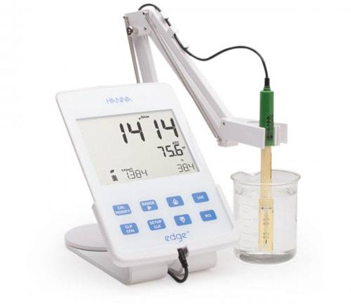 Máy đo EC/TDS/Độ Mặn/Nhiệt Độ HI2003-02