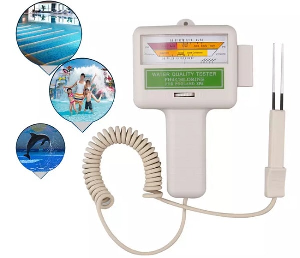 Sử dụng máy đo pH kiểm tra nước bể bơi