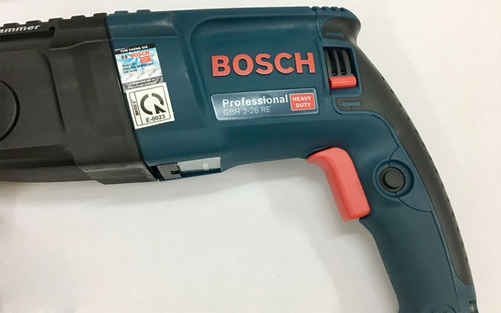 Khoan Bosch GHB 2-26RE chịu được va đập khi làm việc rất tốt