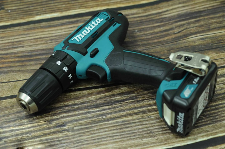 Máy khoan pin Makita HP331D