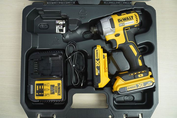 Hộp đựng máy bắt vít dùng pin Dewalt 887