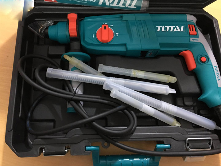 Bộ sản phẩm máy khoan búa Total TH308268