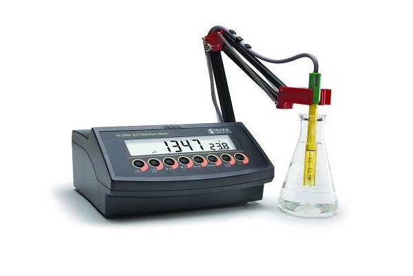 Máy đo EC/TDS/Độ Mặn tự động HI2300-02