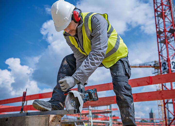 Bosch GWS 18V-180 PC trang bị nhiều tính năng hiện đại