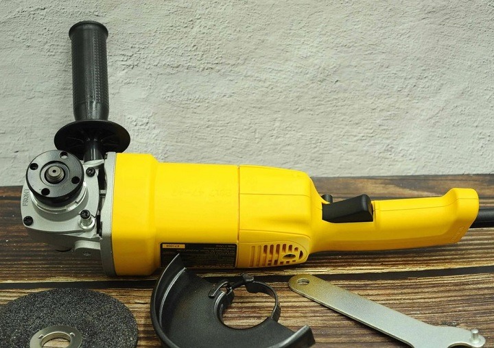 Đặc điểm nổi bật của máy mài góc Dewalt DW830