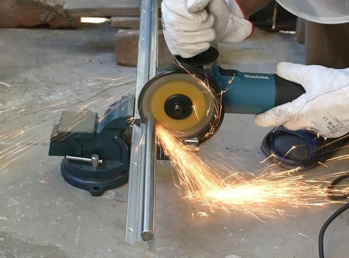 Sử dụng máy mài Makita 9565CVR rất an toàn