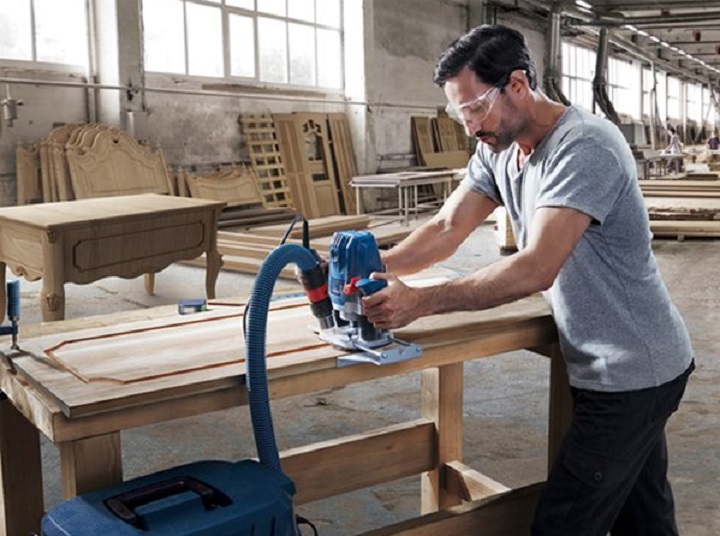 Máy phay gỗ Bosch GOF 130 Máy phay gỗ Bosch GOF 130