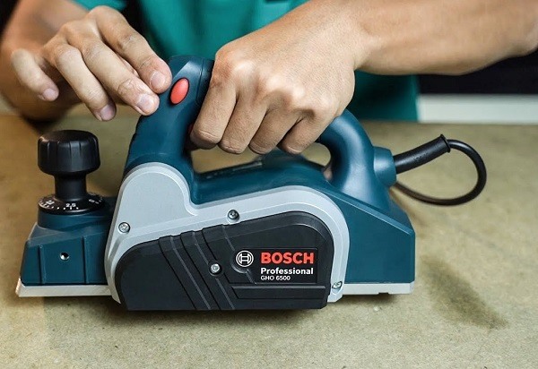 Máy bào gỗ Bosch GHO 6500