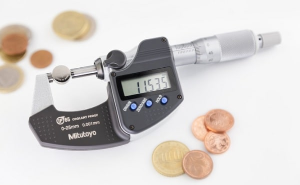 Panme đo ngoài điện tử Mitutoyo 293-241-30 thực hiện dải đo 0-25mm