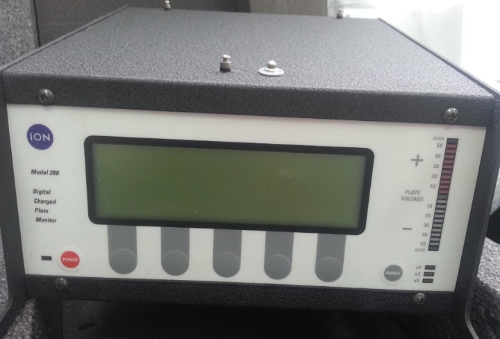 Thiết bị kiểm tra tích điện Simco 280A CPM đảm bảo hoạt động ổn định trong nhiều giờ liền Thiết bị kiểm tra tích điện Simco 280A CPM đảm bảo hoạt động ổn định trong nhiều giờ liền