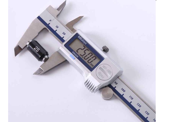 Thước kẹp Mitutoyo 500-721-20 dùng nhiều trong ngành mộc, nhựa, nhôm kính