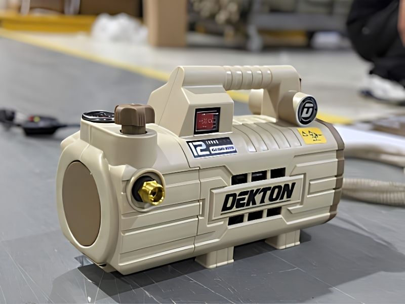 Máy rửa xe Dekton DK-CWR3001VTG kiểu dáng gọn nhẹ, tính cơ động cao 
