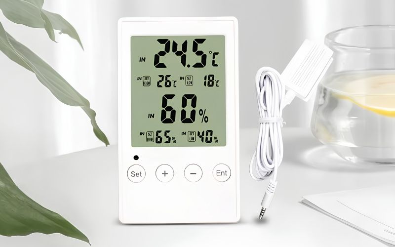 Nhiệt ẩm kế Total Meter AL-5 thiết kế để bàn nhỏ gọn