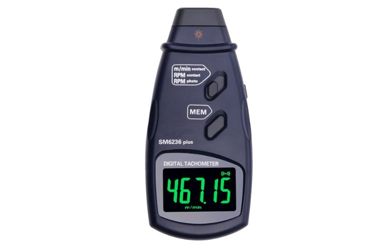 Máy đo vòng quay Total Meter SM6236plus hiển thị kết quả rõ nét trên màn hình LCD
