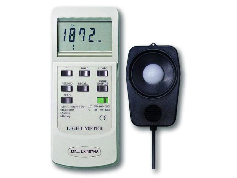 Lutron LX-107HA dải đo 100.000 lux, đo chính xác 4 loại nguồn sáng