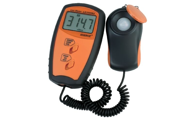 Máy đo cường độ ánh sáng led Total Meter LX1020BS