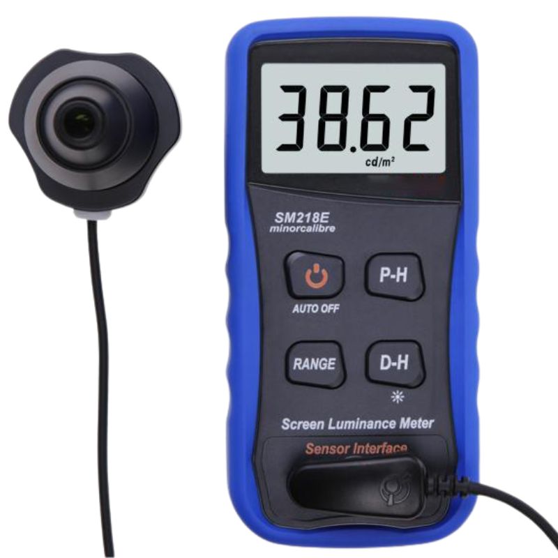 Total Meter SM218E dải đo 0.01–39990 cd/m², độ phân giải 0.01 cd/m²