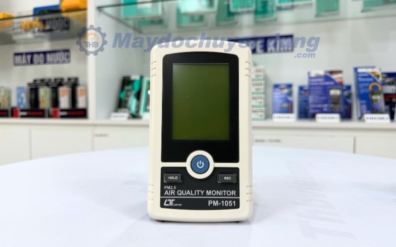 Máy đo khí PM2.5 tại nhà Lutron PM-1051 thiết kế để bàn nhỏ gọn