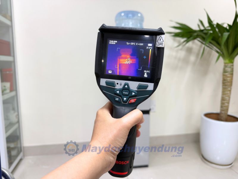 Thiết kế nhỏ gọn, đo xa với độ chính xác cao Lựa chọn camera nhiệt có dải đo phù hợp với nhu cầu công việc