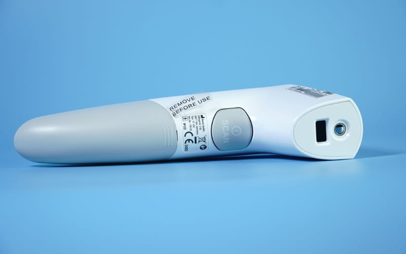 Đầu cảm biến của nhiệt kế bị bẩn ảnh hưởng đến khả năng hoạt động của máy