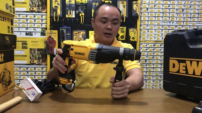 Máy khoan búa Dewalt D25144K