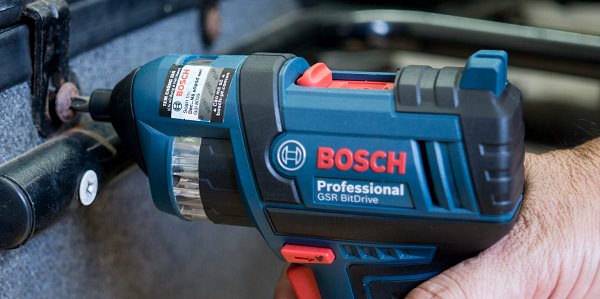 Máy khoan pin Bosch sử dụng mô tơ chổi than