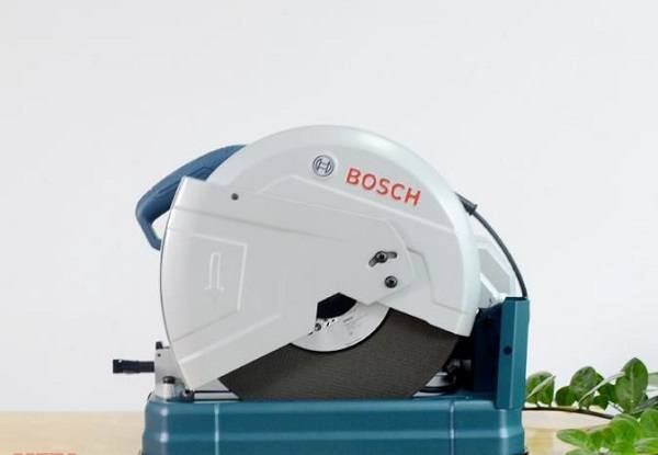 Máy cắt Bosch Trung Quốc