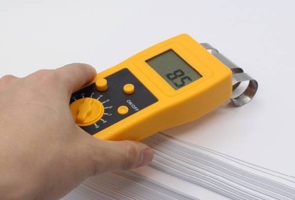Máy đo độ ẩm giấy có thể đo độ ẩm trên bề mặt