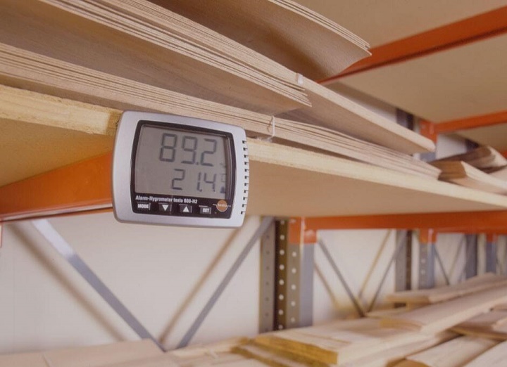 Testo 608-H2 đo nhiệt độ, độ ẩm cho kho bảo quản gỗ