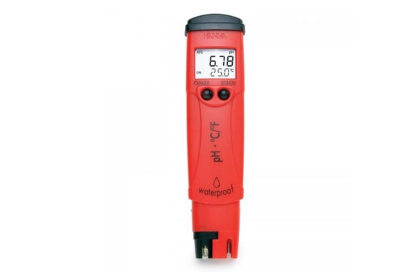 Hanna HI98128 có thể đo đồng thời cả độ pH và nhiệt độ 