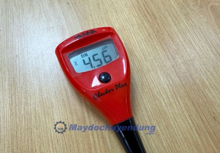 Hanna Hi98100 được trang bị màn hình LCD