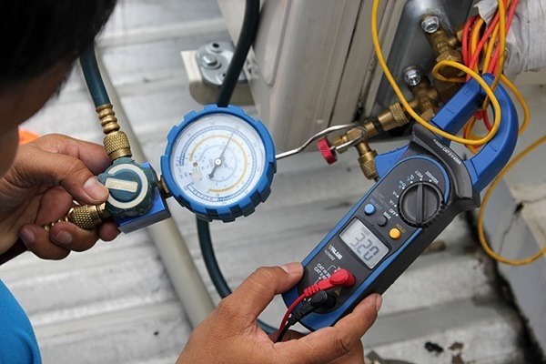 Cách đo gas máy lạnh bằng đồng hồ đo gas
