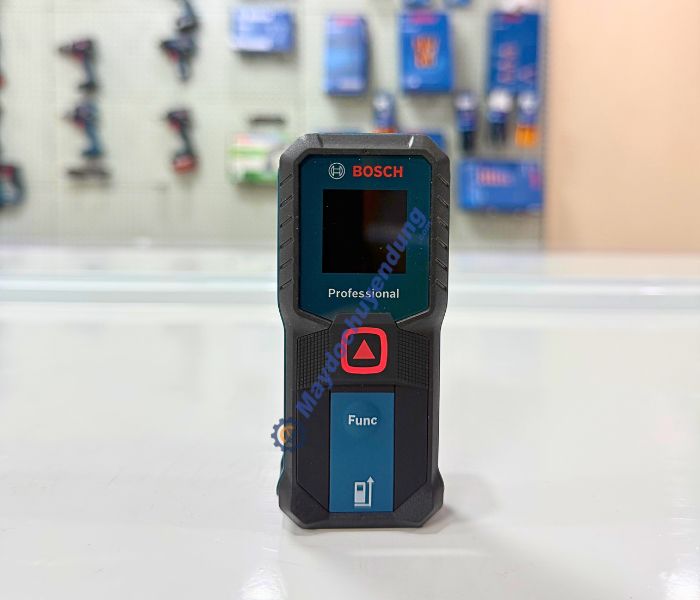 Bosch GLM 30-23 nhỏ gọn có thể bỏ túi mang theo