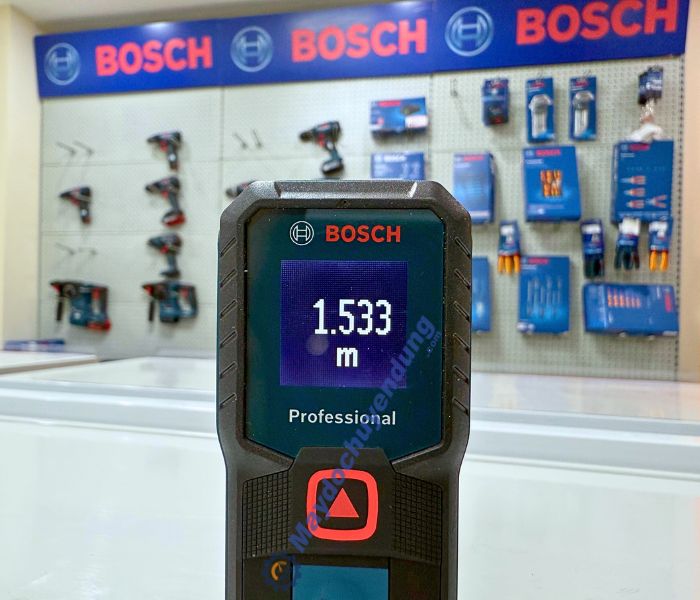 Bosch GLM 30-23 được trang bị màn hình có độ tương phản cao