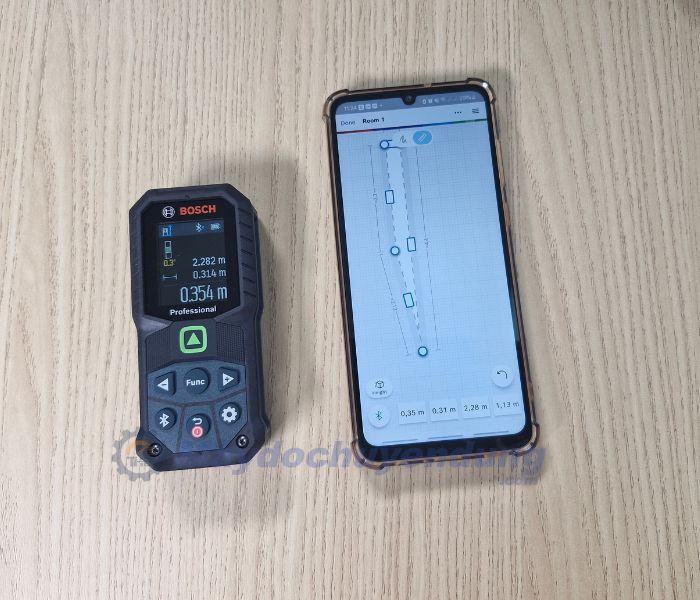 GLM 50-27 CG có tính năng kết nối với điện thoại qua Bluetooth