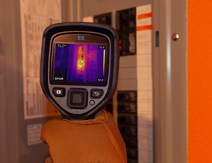 Camera nhiệt Flir E6 đo nhiệt độ eleen tới 250 độ C Camera nhiệt Flir E6 đo nhiệt độ eleen tới 250 độ C
