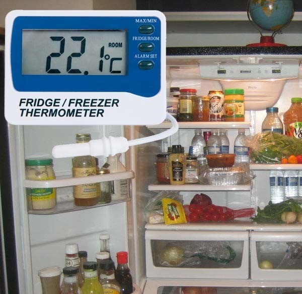 Đo nhiệt độ tủ lạnh với nhiệt kế hoặc máy đo nhiệt độ
