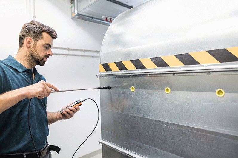 Thiết bị đo tốc độ gió Testo 440 0560 4401 có đầu dò tiện dụng Thiết bị đo tốc độ gió Testo 440 0560 4401 có đầu dò tiện dụng