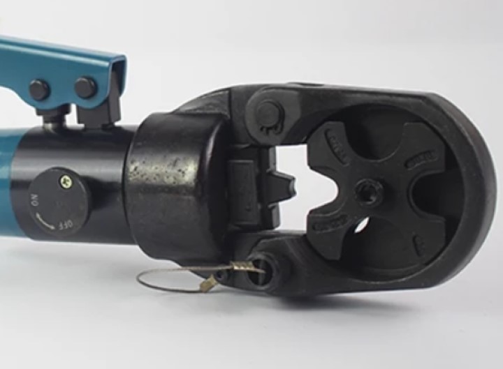 Đầu ép cos của Zupper KDG-150A có thiết kế chắc chắn