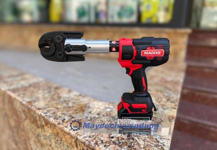 Máy CD-300C-2 có khả năng cắt cáp lên tới 30mm