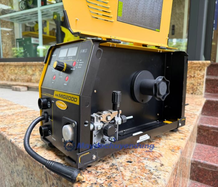 Thiết kế bên trong của máy hàn Hồng Ký HK Mig 200D