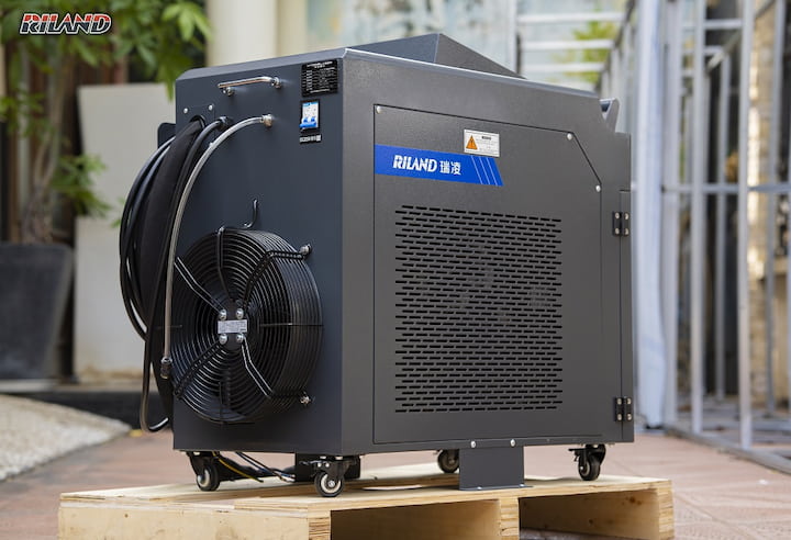 Máy Riland RL-C-2000 được trang bị giao diện điều khiển thân thiện, có thể điều chỉnh mức