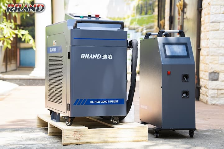 Máy hàn laser Riland RL-HLW-2000 tích hợp 4 chức năng